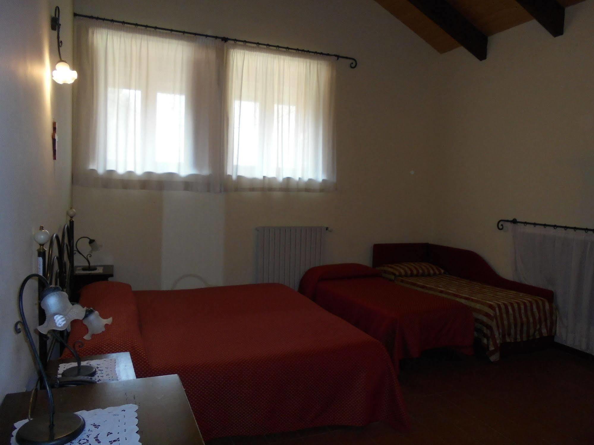 Ai Vecchi Crateri Pensionat SantʼAlfio Exteriör bild